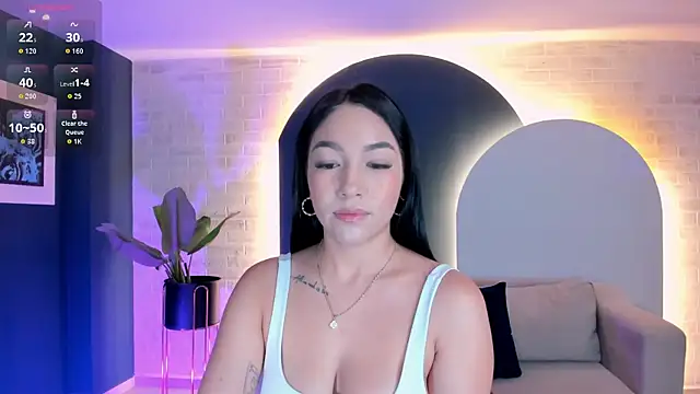 RossieRhoades online show from October 21, 2025, 7:57 pm