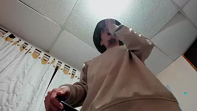 davidlatin66 online show from February 21, 2026, 4:25 am