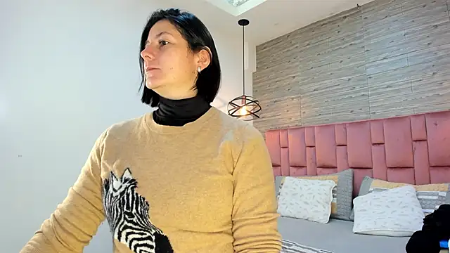 Snapshot of SarahDeyvis chatting on February 17, 2025, 2:06 pm SarahDeyvis online show from February 17, 2025, 2:06 pm