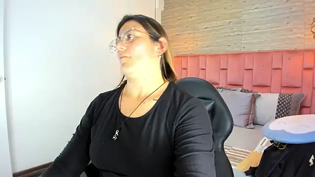 SarahDeyvis online show from October 2, 2025, 7:28 pm