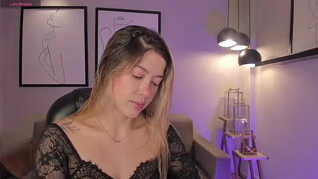 EveBensonX online show from February 19, 2026, 12:24 pm