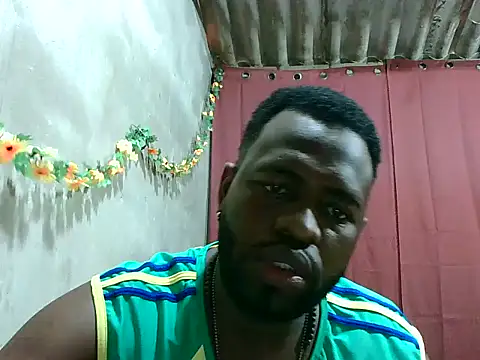 2ocmaxi online show from October 4, 2025, 7:15 pm