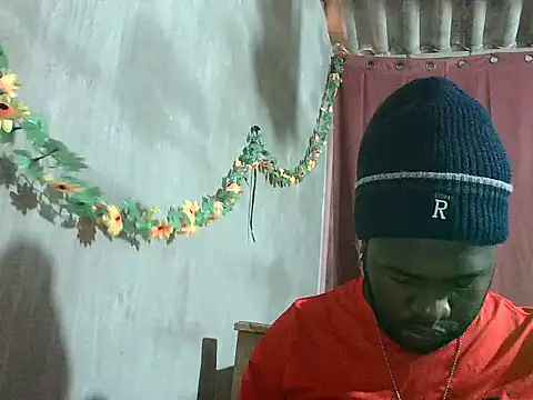 2ocmaxi online show from December 19, 2025, 7:27 pm