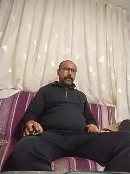 masculine bear daddy online show from December 18, 2025, 4:44 pm