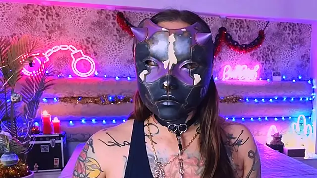 Cool Freak  online show from November 10, 2025, 10:31 am