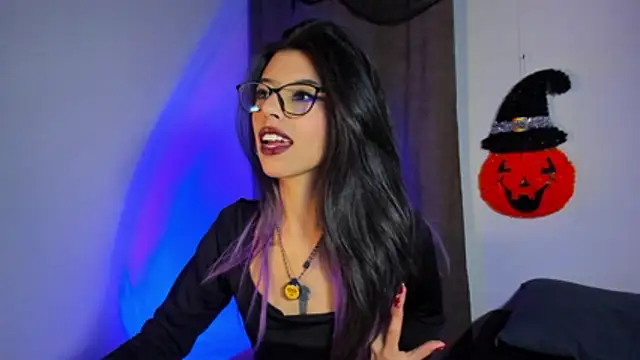 Snapshot of NanaRott chatting on October 19, 2025, 2:36 am NanaRott online show from October 19, 2025, 2:36 am