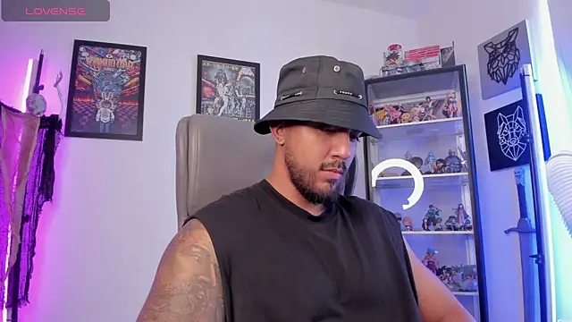 Snapshot of luck_spartans chatting on October 24, 2025, 7:57 pm luck spartans online show from October 24, 2025, 7:57 pm