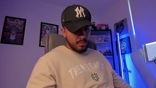 Snapshot of luck_spartans chatting on September 20, 2025, 10:04 pm luck spartans online show from September 20, 2025, 10:04 pm