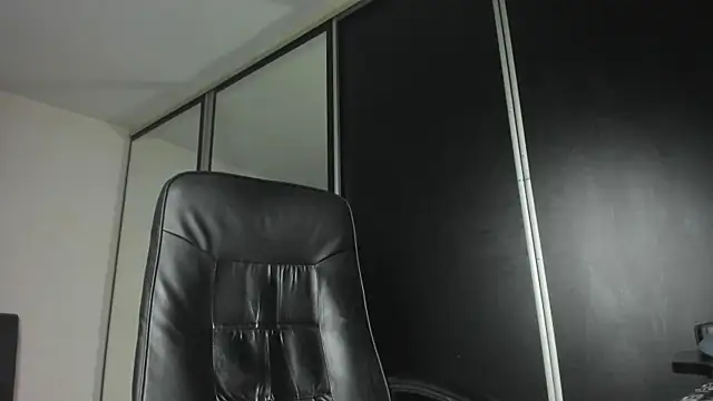 Snapshot of MichaelMasterss chatting on October 20, 2025, 7:47 pm MichaelMasterss online show from October 20, 2025, 7:47 pm