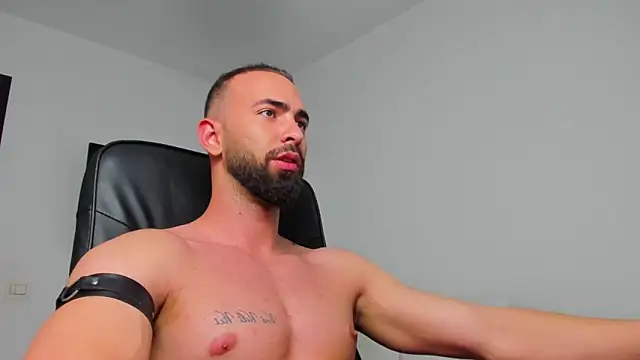 MichaelMasterss online show from December 13, 2024, 9:51 pm
