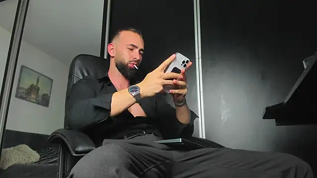 Snapshot of MichaelMasterss chatting on November 1, 2025, 8:46 pm MichaelMasterss online show from November 1, 2025, 8:46 pm