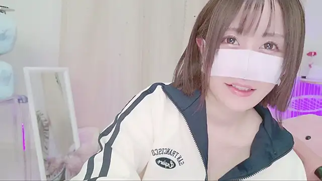 Yuu  k online show from January 18, 2025, 2:12 pm
