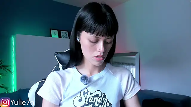 Snapshot of _Jessy_Moon_ chatting on October 4, 2025, 8:21 pm Jessy Moon online show from October 4, 2025, 8:21 pm