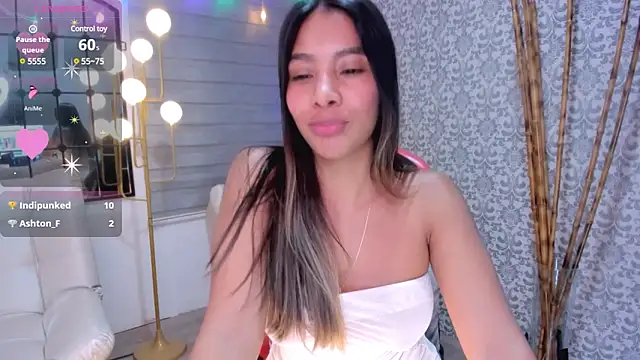 RenataReyes online show from December 18, 2024, 2:32 am