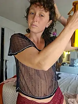 mossy kiss online show from November 6, 2025, 7:29 pm