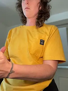 mossy kiss online show from April 9, 2026, 6:47 pm