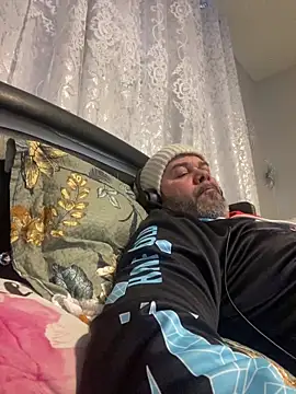 Cristian-Brayan online show from February 13, 2026, 6:08 pm