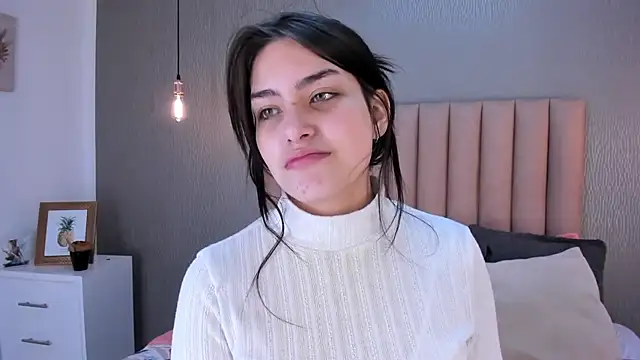 Alexa Thaylor  online show from March 3, 2025, 2:28 pm