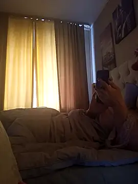 Snapshot of ROXOLANAA_SEXY chatting on September 23, 2025, 9:16 am ROXOLANAA SEXY online show from September 23, 2025, 9:16 am