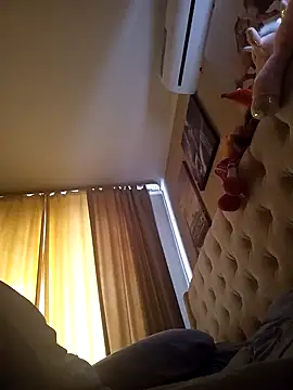 Snapshot of ROXOLANAA_SEXY chatting on September 21, 2025, 7:35 am ROXOLANAA SEXY online show from September 21, 2025, 7:35 am