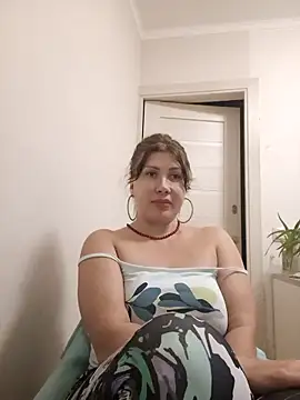 Snapshot of ROXOLANAA_SEXY chatting on October 10, 2025, 9:48 pm ROXOLANAA SEXY online show from October 10, 2025, 9:48 pm