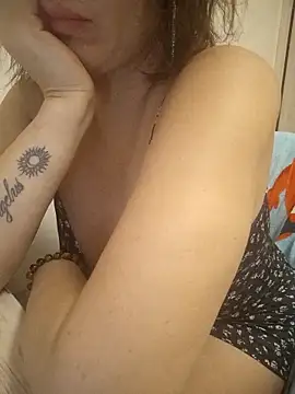 Snapshot of ROXOLANAA_SEXY chatting on September 23, 2025, 9:55 pm ROXOLANAA SEXY online show from September 23, 2025, 9:55 pm