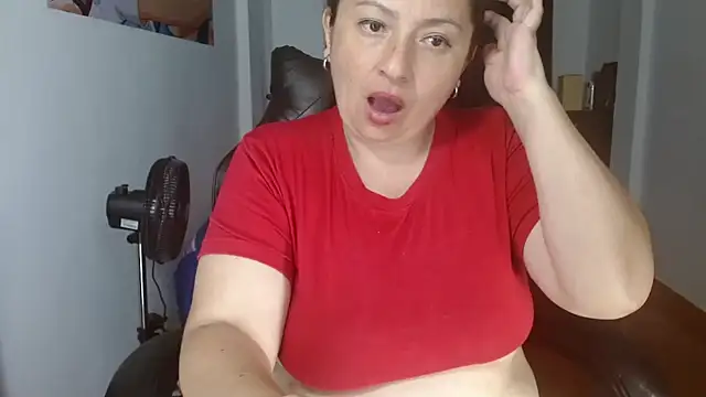 Victoriaevans1 online show from February 2, 2026, 7:13 pm