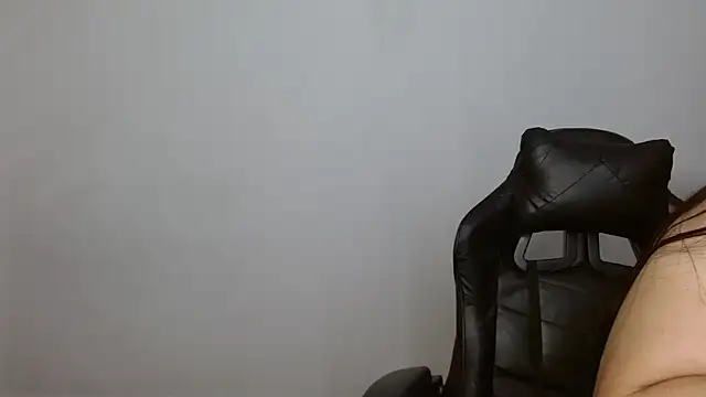 Victoriaevans1 online show from April 16, 2026, 5:25 pm