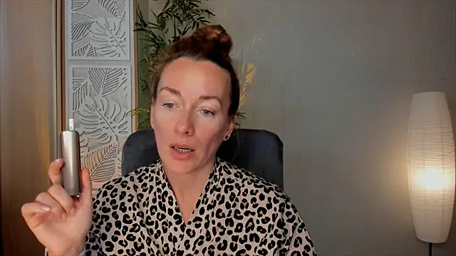 Snapshot of RebeccaMartinez chatting on June 30, 2026, 10:04 am RebeccaMartinez online show from June 30, 2026, 10:04 am