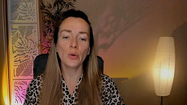 Snapshot of RebeccaMartinez chatting on February 8, 2026, 5:49 am RebeccaMartinez online show from February 8, 2026, 5:49 am