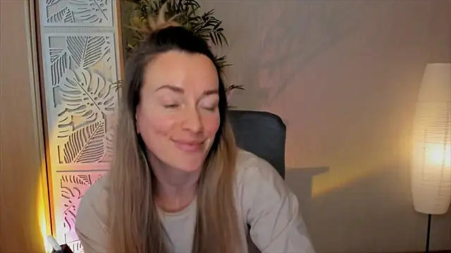 Snapshot of RebeccaMartinez chatting on February 20, 2026, 8:38 am RebeccaMartinez online show from February 20, 2026, 8:38 am