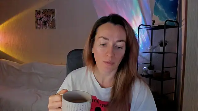 Snapshot of RebeccaMartinez chatting on December 18, 2025, 7:13 am RebeccaMartinez online show from December 18, 2025, 7:13 am