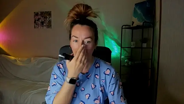 Snapshot of RebeccaMartinez chatting on November 24, 2025, 8:36 am RebeccaMartinez online show from November 24, 2025, 8:36 am