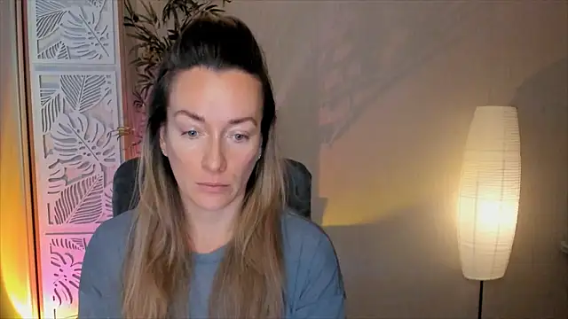 Snapshot of RebeccaMartinez chatting on February 6, 2026, 5:47 am RebeccaMartinez online show from February 6, 2026, 5:47 am