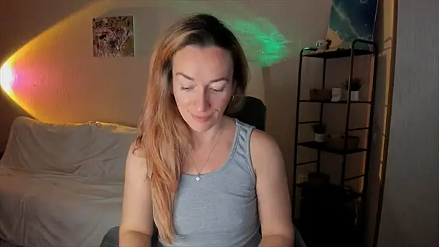 Snapshot of RebeccaMartinez chatting on November 9, 2025, 7:34 am RebeccaMartinez online show from November 9, 2025, 7:34 am