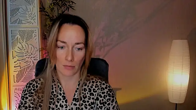 Snapshot of RebeccaMartinez chatting on February 11, 2026, 5:51 am RebeccaMartinez online show from February 11, 2026, 5:51 am