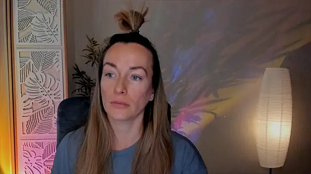 Snapshot of RebeccaMartinez chatting on February 4, 2026, 5:57 am RebeccaMartinez online show from February 4, 2026, 5:57 am