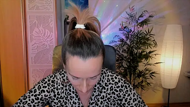 Snapshot of RebeccaMartinez chatting on January 10, 2026, 11:27 am RebeccaMartinez online show from January 10, 2026, 11:27 am