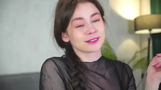 Snapshot of AuroraMari chatting on October 15, 2025, 11:24 pm AuroraMari online show from October 15, 2025, 11:24 pm