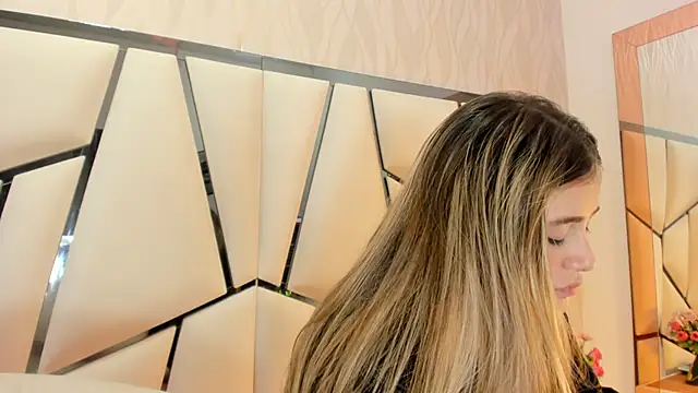 Snapshot of kimberly7_ chatting on November 2, 2025, 11:37 am kimberly7  online show from November 2, 2025, 11:37 am