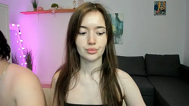 Snapshot of PollyFlame chatting on October 2, 2025, 8:45 pm PollyFlame online show from October 2, 2025, 8:45 pm