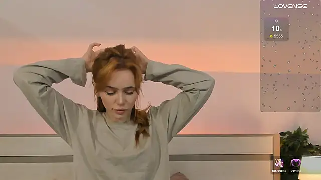 Snapshot of Phoenix_Margo chatting on September 11, 2025, 4:34 am Phoenix Margo online show from September 11, 2025, 4:34 am