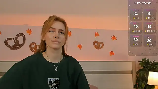 Snapshot of Phoenix_Margo chatting on September 23, 2025, 3:35 am Phoenix Margo online show from September 23, 2025, 3:35 am