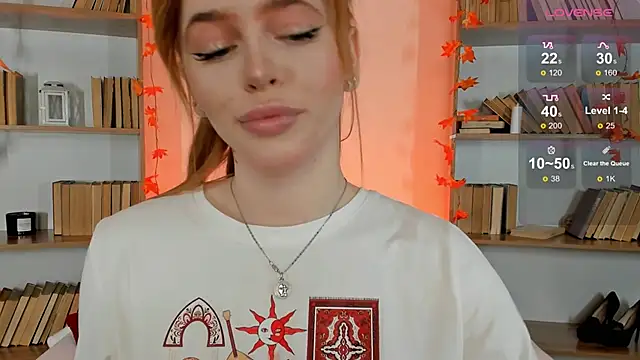 Snapshot of Phoenix_Margo chatting on October 5, 2025, 3:30 am Phoenix Margo online show from October 5, 2025, 3:30 am