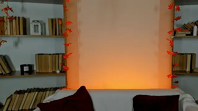 Snapshot of Phoenix_Margo chatting on October 6, 2025, 3:29 am Phoenix Margo online show from October 6, 2025, 3:29 am