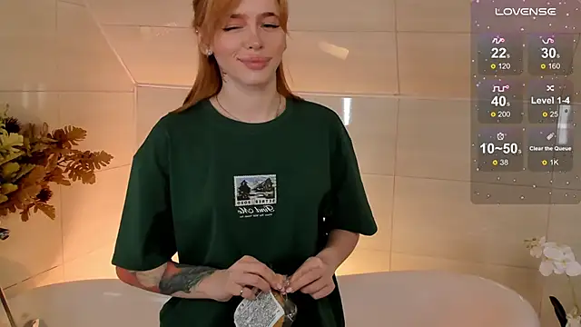 Snapshot of Phoenix_Margo chatting on September 19, 2025, 4:16 am Phoenix Margo online show from September 19, 2025, 4:16 am