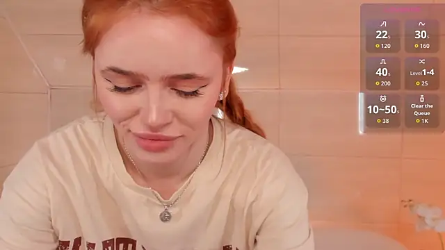 Snapshot of Phoenix_Margo chatting on October 28, 2025, 3:29 am Phoenix Margo online show from October 28, 2025, 3:29 am