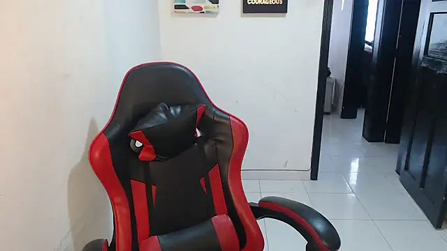 Snapshot of Liamiler01_ chatting on February 17, 2026, 3:53 pm Liamiler01 online show from February 17, 2026, 3:53 pm