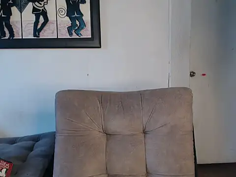 Liamiler01  online show from February 7, 2025, 12:28 pm