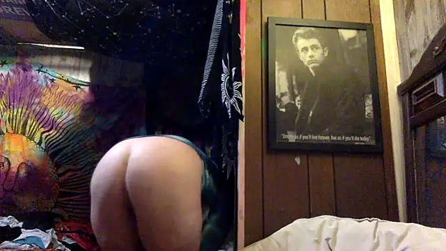 Snapshot of TrashleyRosebud chatting on August 2, 2026, 7:22 pm TrashleyRosebud online show from August 2, 2026, 7:22 pm